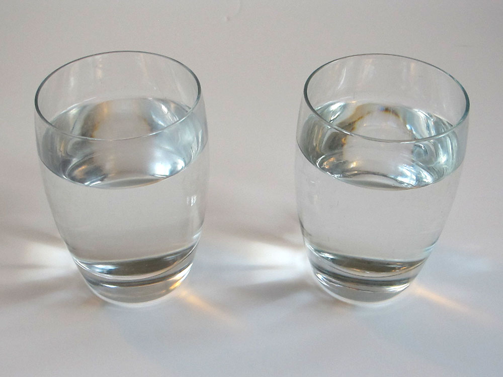 Two glasses with drinking water